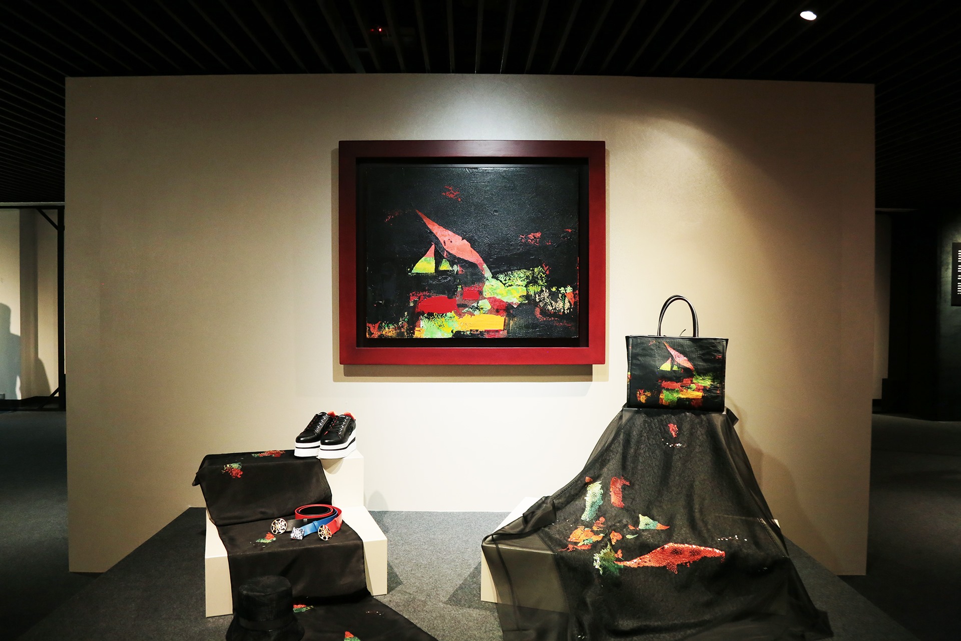 夏姿攜手藝術家張淑芬Sophie《茁韻》特展 | 畫作與服裝巧妙結合