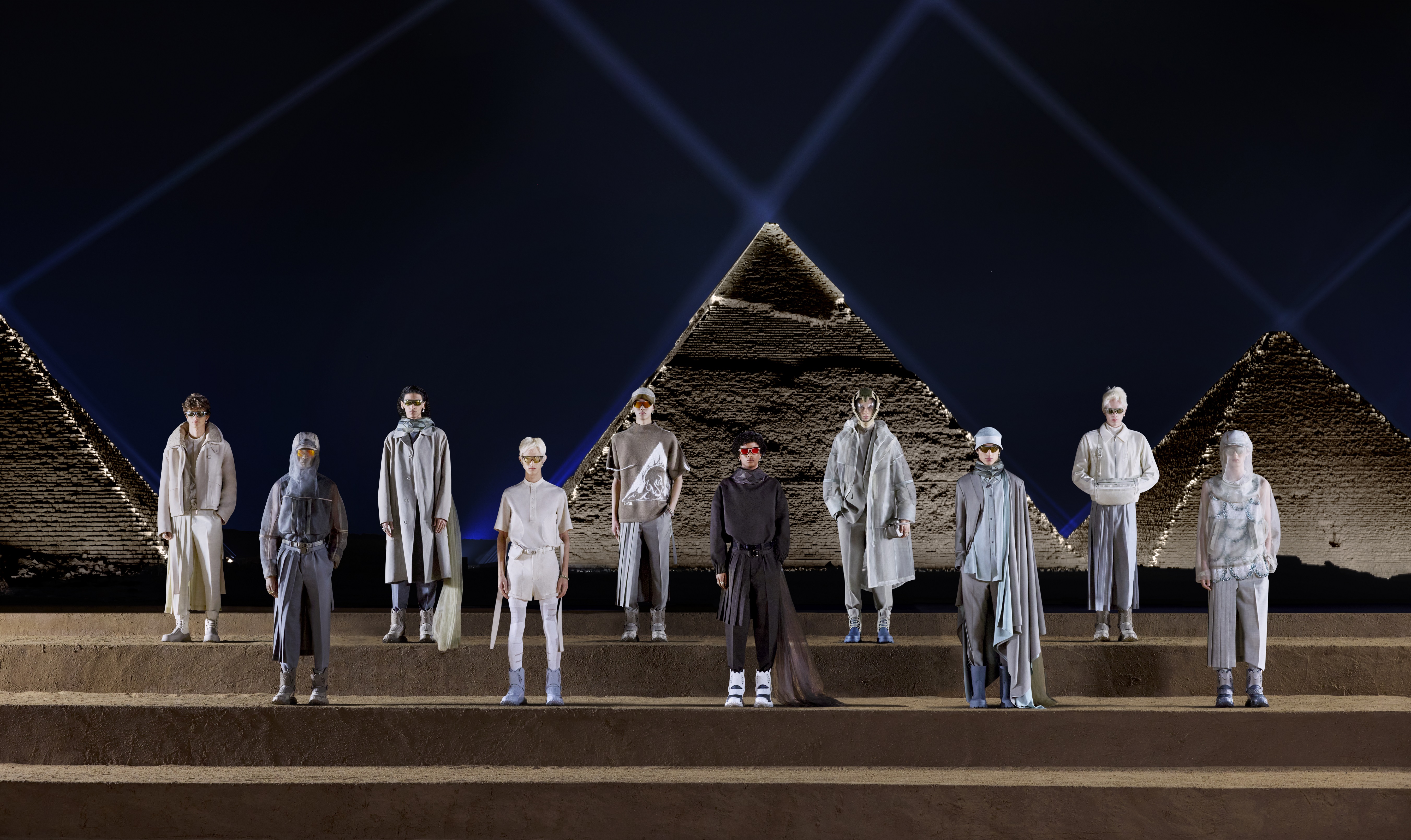DIOR 2023 秋季男裝 | 在金字塔前的星辰饗宴