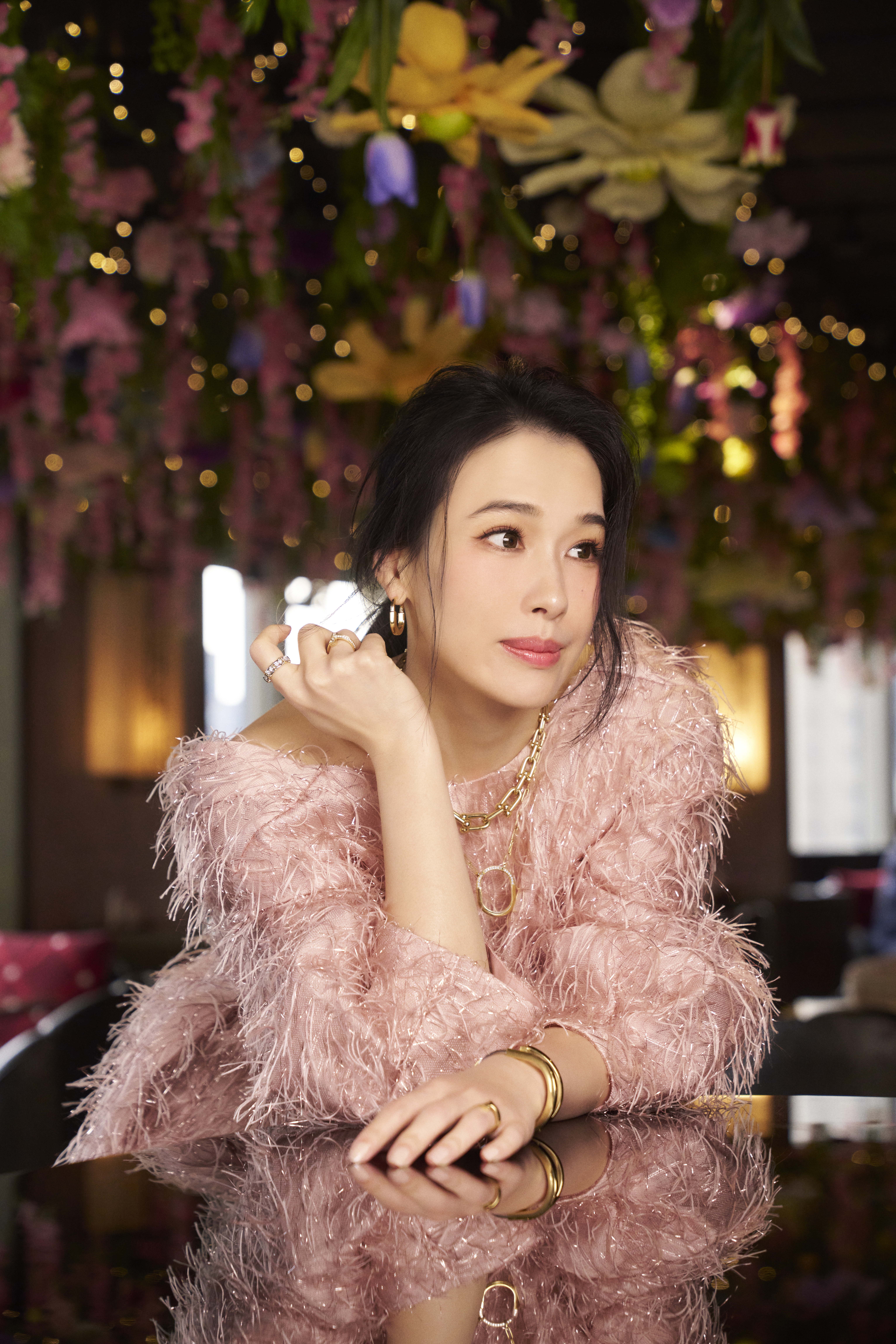 花妍盛綻，錦色如嵐——陳妍嵐 Sarah Blossoms Unfurling into a Mist-Hued Brocade