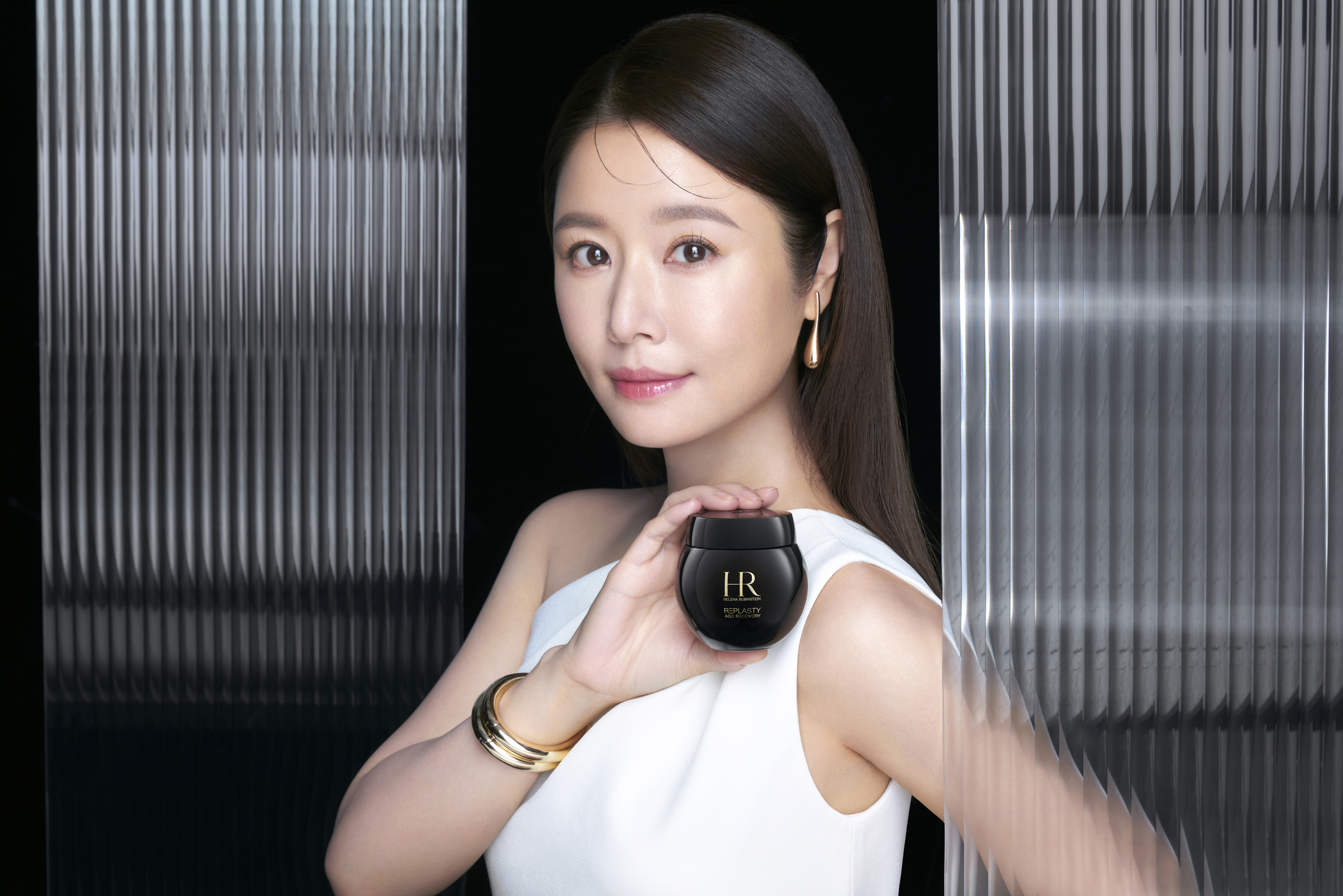 登峰造極的煥顏科技保養：法式女人的自然美嫩膚感 Pinnacle of Technology: The Natural French Glow