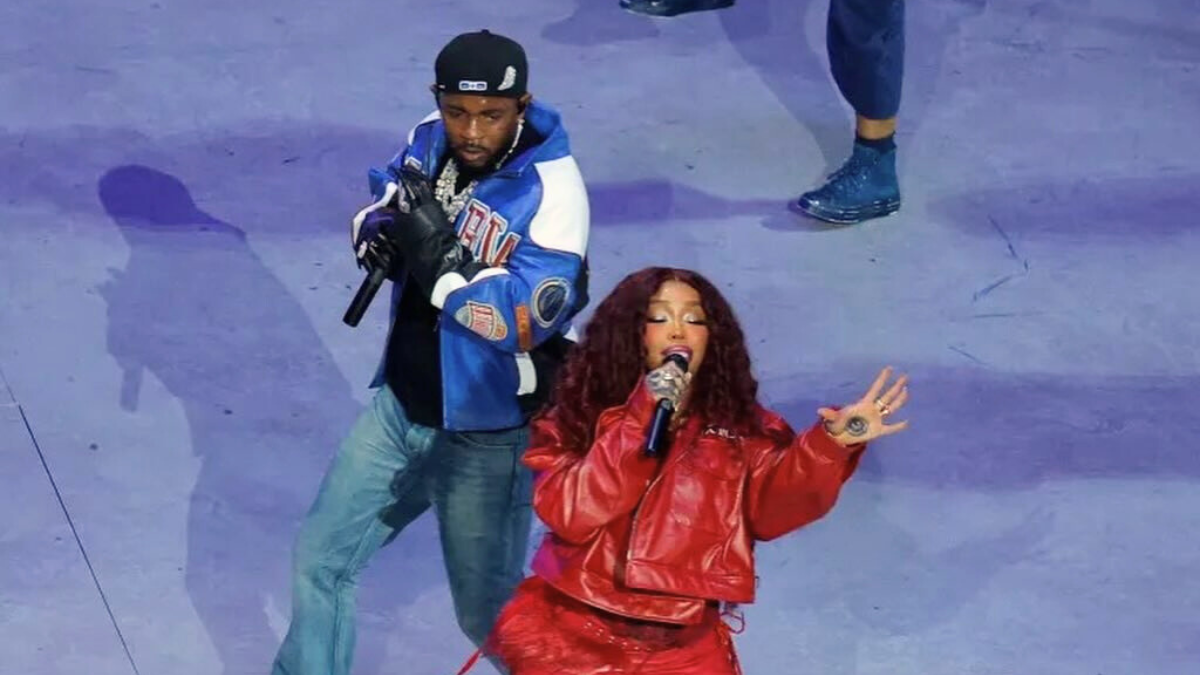 連阿姨們都在問的牛仔褲！Kendrick Lamar 和 SZA 的超級盃中場秀穿搭報給你知