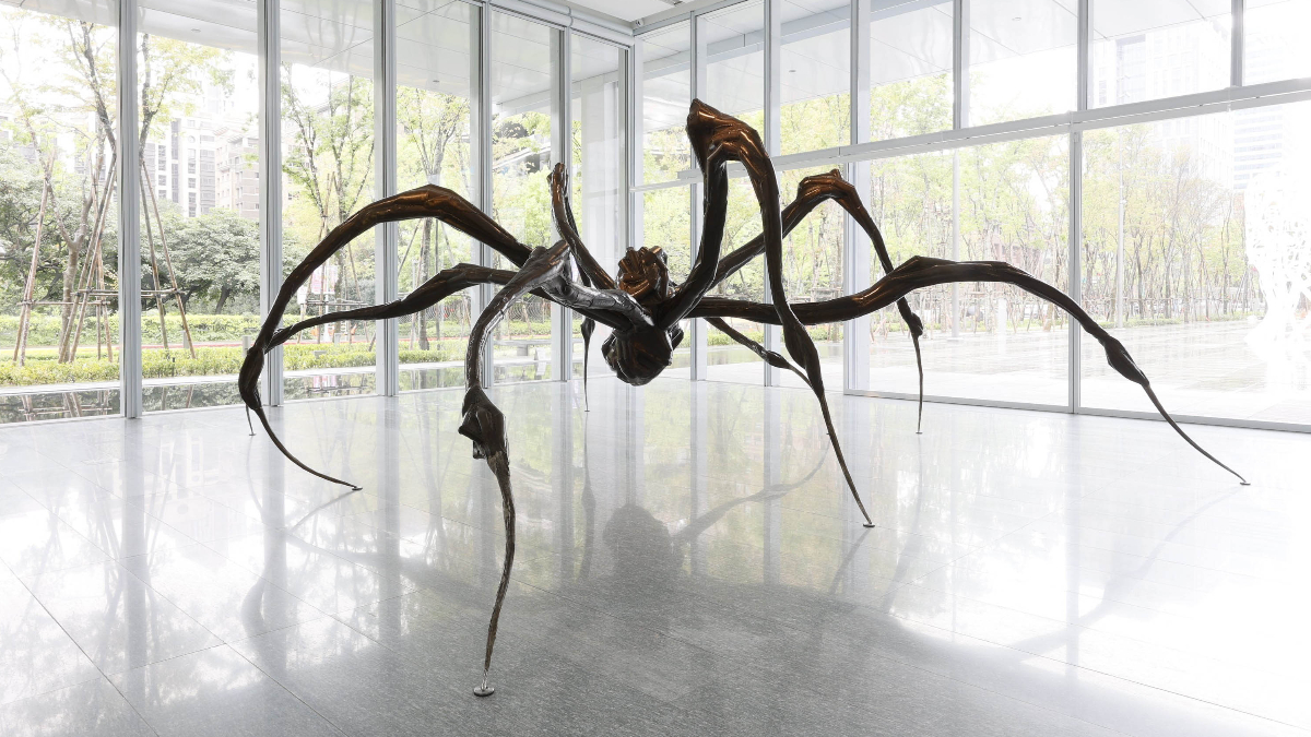 剛從地獄回來，順便說一句，太精采了！富邦美術館「路易絲・布爾喬亞」看見女性堅韌與溫柔